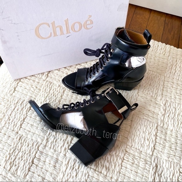 Chloé Rylee Cut-Out Leather Ankle Boot Heel Buckle Open-Toe Black EU 37.5 NIB - Picture 2 of 15